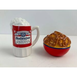 T2 Vintage Anheuser Budweiser Enesco Collectible 1999 Salt & Pepper Shakers
